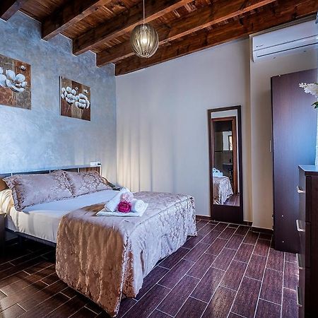 Noches De Triana Hotel Seville Exterior photo