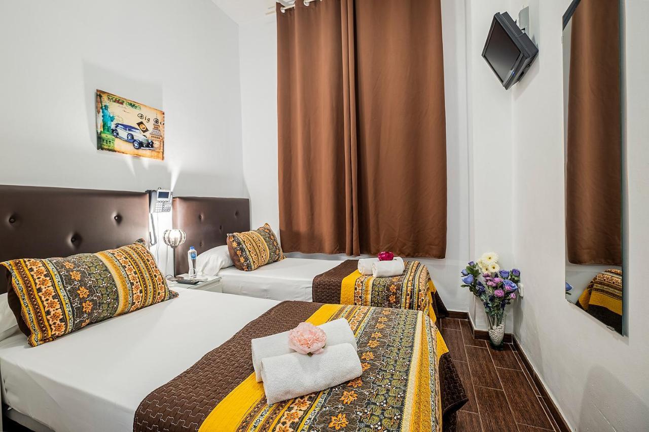 Noches De Triana Hotel Seville Exterior photo